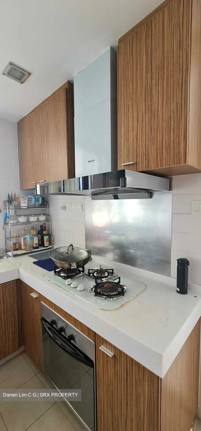 The Lakeshore (D22), Condominium #331052571